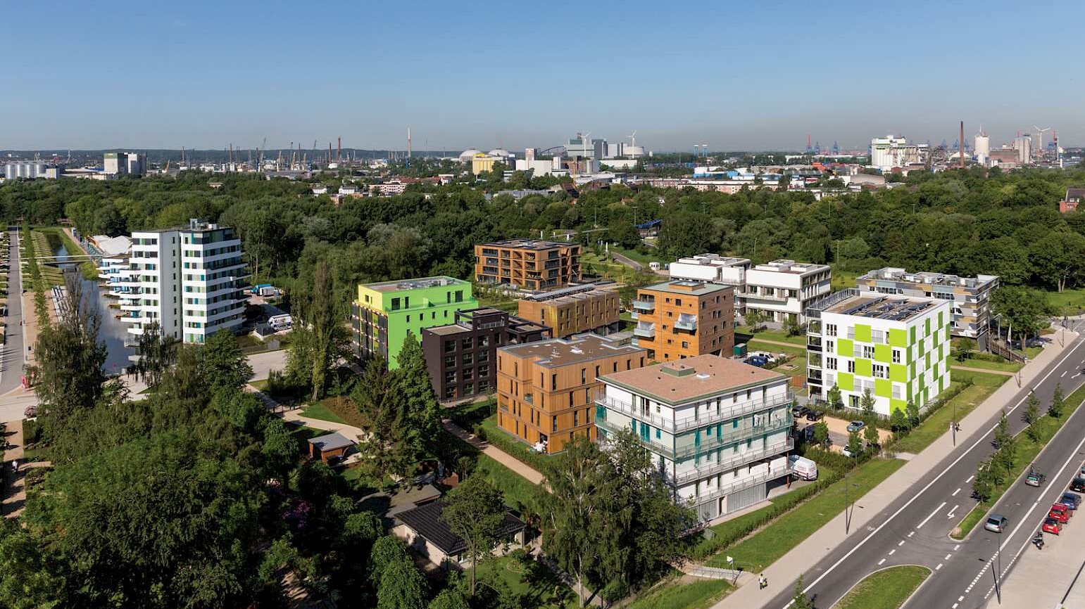 Aerial photo of the site of the building exhibition within the building exhibition, 2013 © Johannes Arlt / IBA Hamburg GmbH