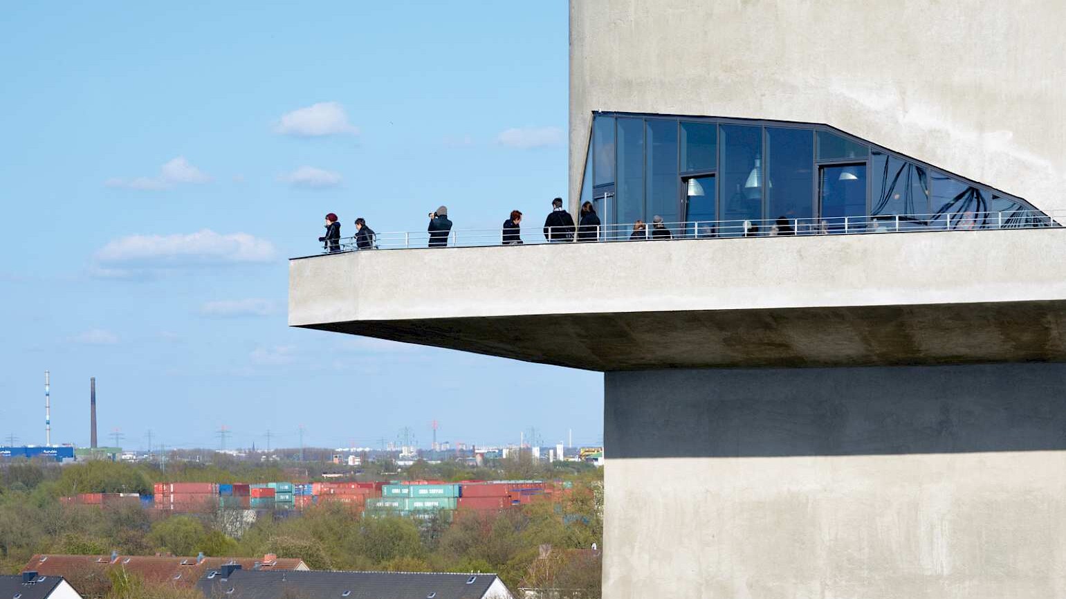 The Energiebunker. View of the café and panorama of Hamburg from the café, 2013 © Martin Kunze / IBA Hamburg GmbH