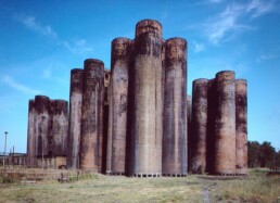 Lauchhammer Bio Towers before refurbishment – the last relic of the former large-scale coking plant, 1997. Image: Christina Glanz