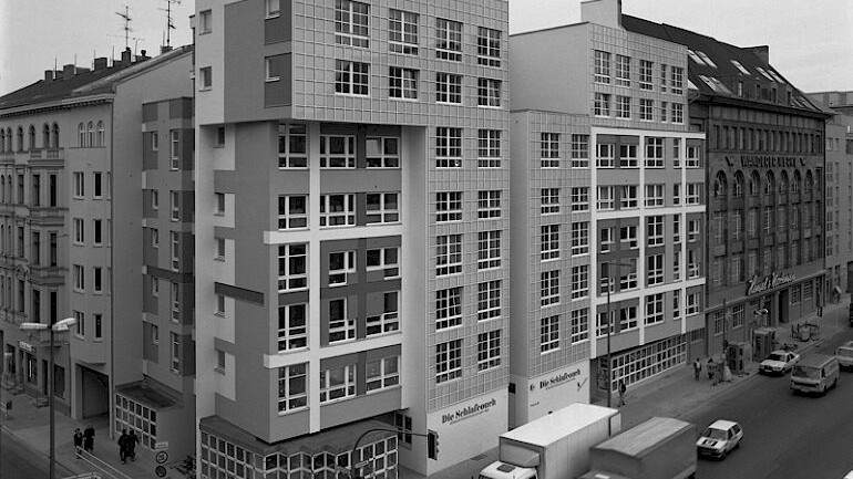 Residential and office building at Checkpoint Charlie, 1986 © Landesarchiv Berlin, F Rep. 290 Nr. 0284765 / Foto: Günter Schneider